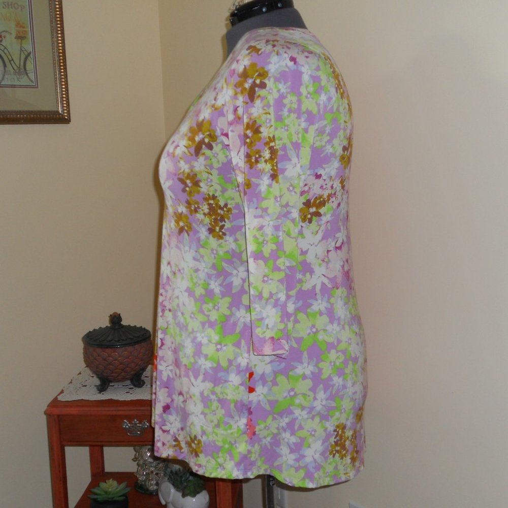 LOGO Lori Goldstein 1X Tunic Top Multicolor Floral V-neck - Picture 2 of 4